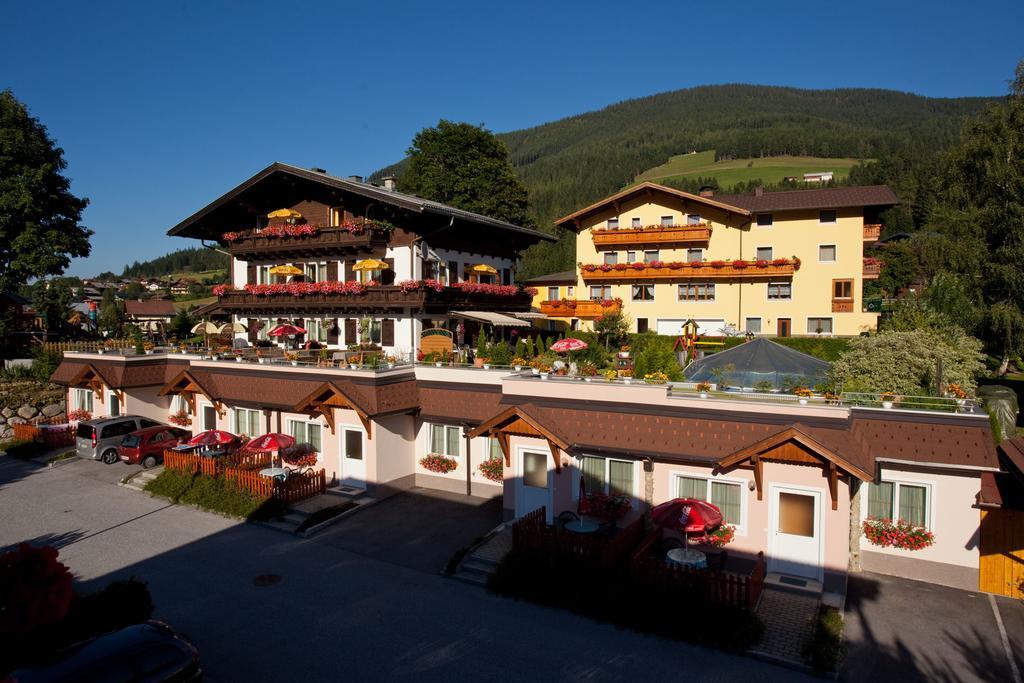 Familiengastehaus Ingrid Apartment Sankt Martin am Tennengebirge Exterior foto