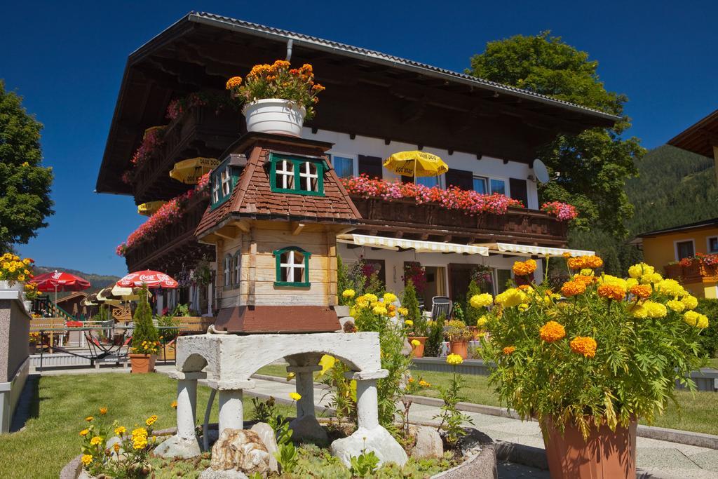 Familiengastehaus Ingrid Apartment Sankt Martin am Tennengebirge Exterior foto